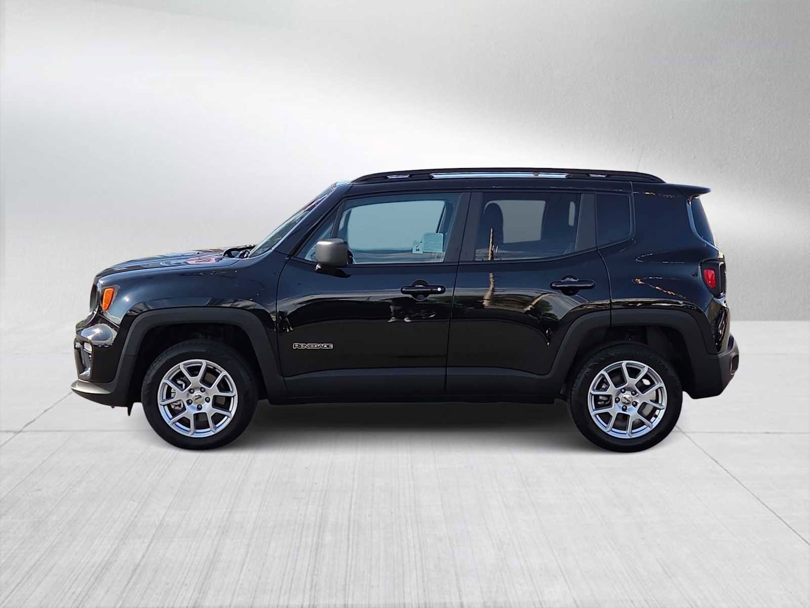 Used 2022 Jeep Renegade Latitude image 5