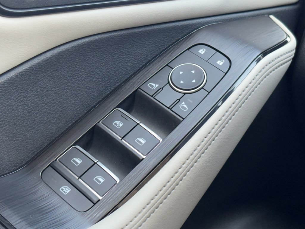 Used 2025 Nissan Rogue SL w/ SL Premium Package image 20