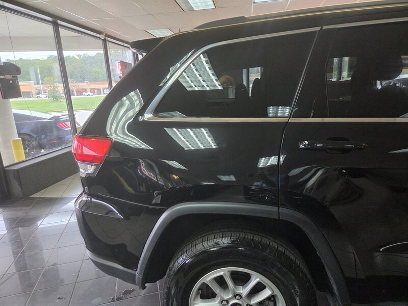 Used 2018 Jeep Grand Cherokee Laredo AWD/4WD image 35