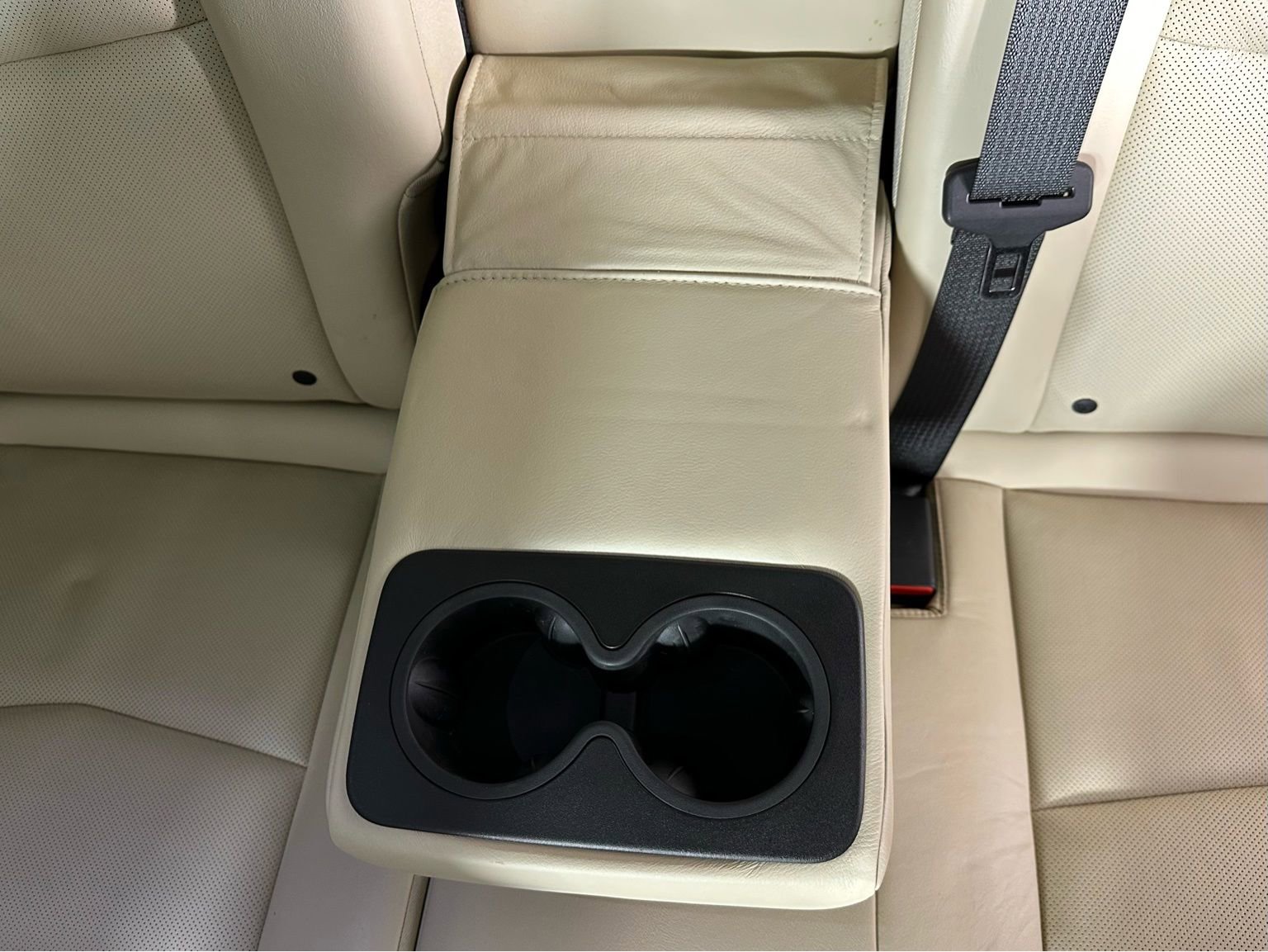 Used 2017 Cadillac XT5 Luxury w/ Driver Awareness Package image 32