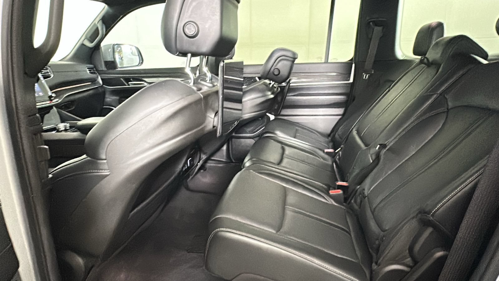 Used 2022 Jeep Wagoneer Series II w/ Rear Seat Video Group 1 RWD image 31
