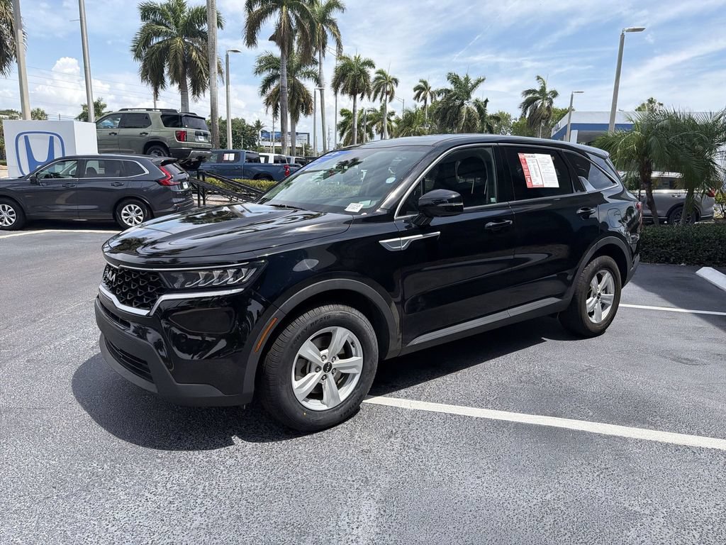 Used 2023 Kia Sorento LX FWD image 4