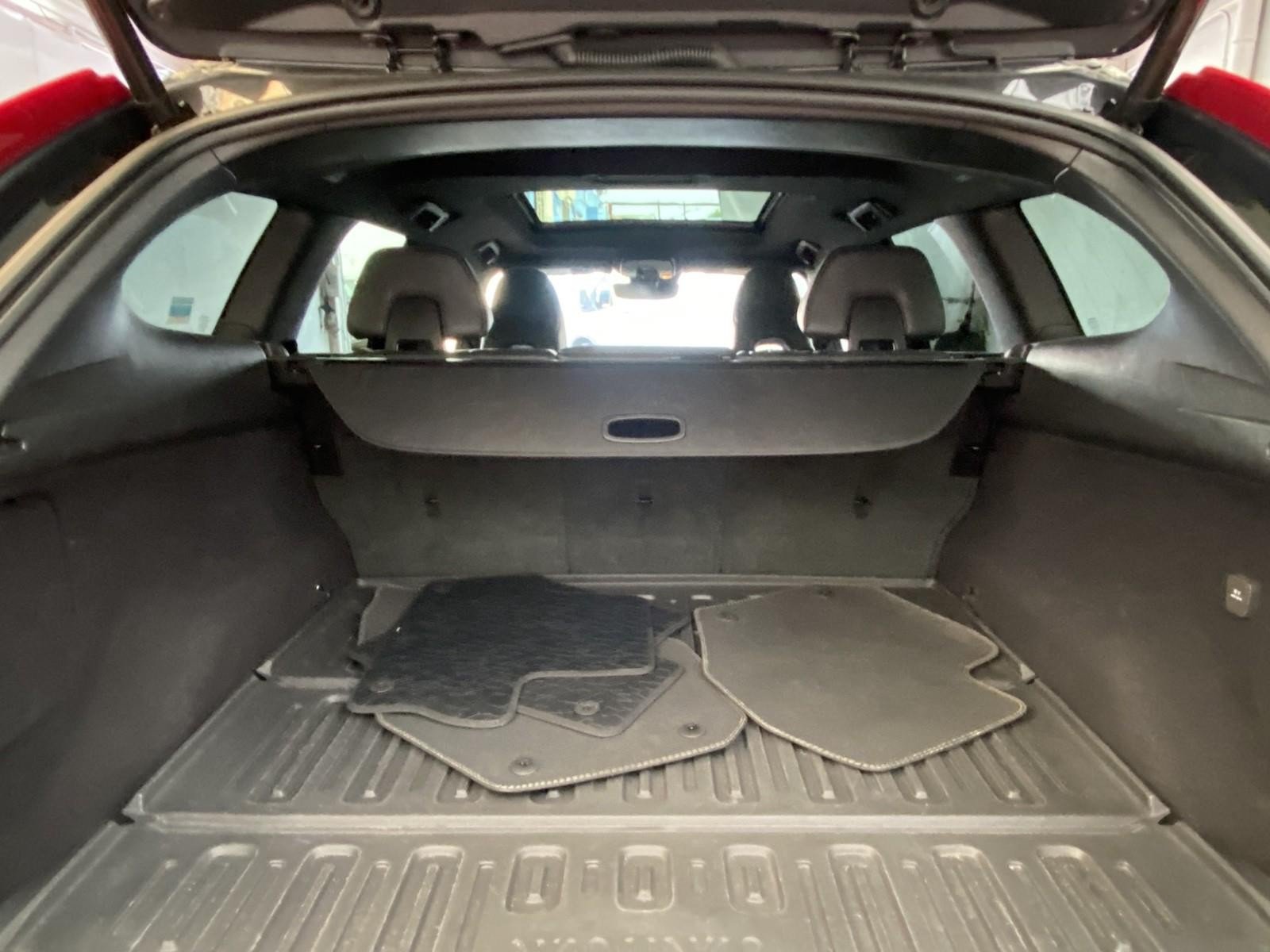Used 2016 Volvo XC60 T6 R-Design w/ Proximity Package AWD/4WD image 15