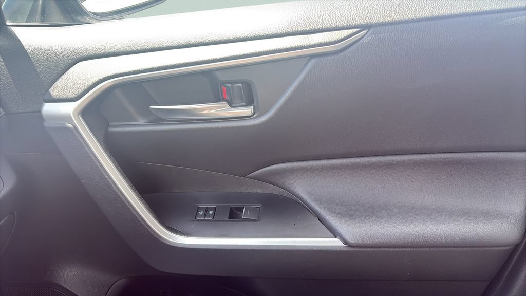 Used 2023 Toyota RAV4 XLE Premium FWD image 14