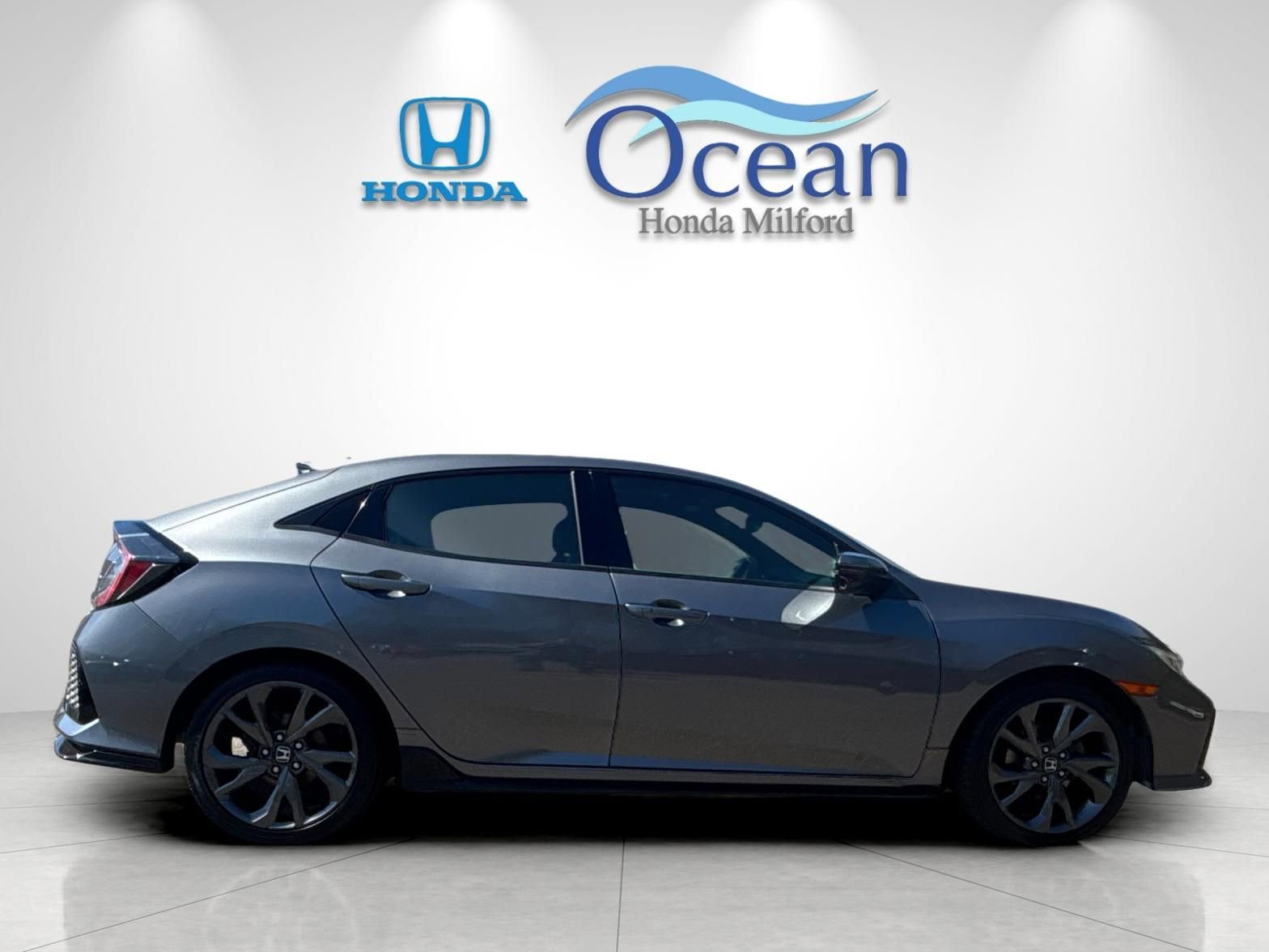 Used 2019 Honda Civic Sport Touring image 2