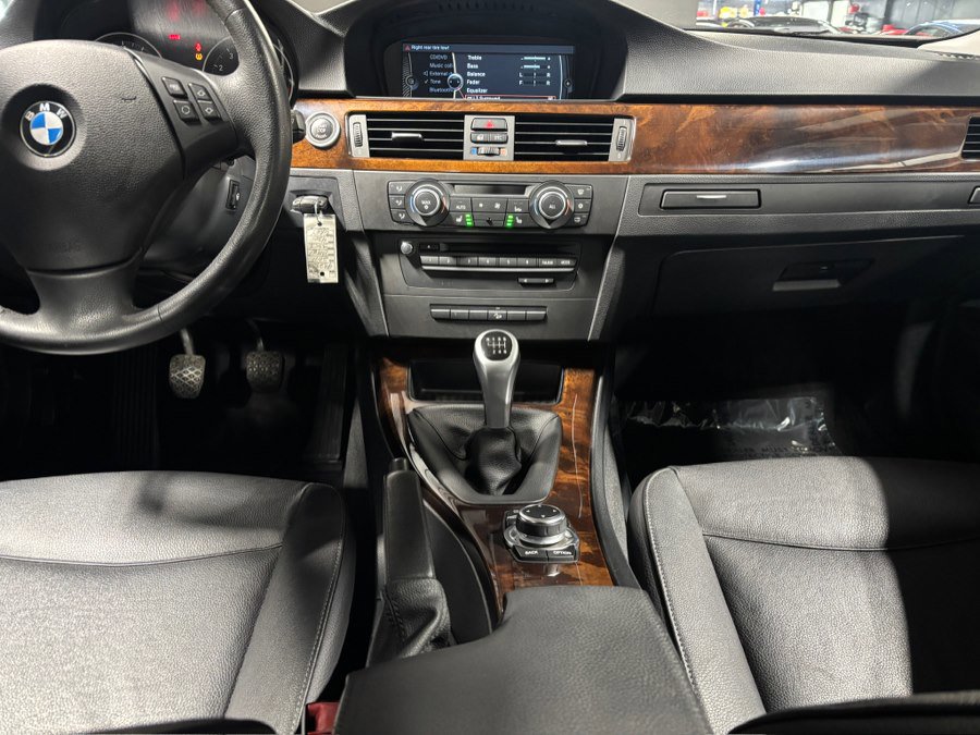 Used 2011 BMW 335i xDrive Sedan image 13
