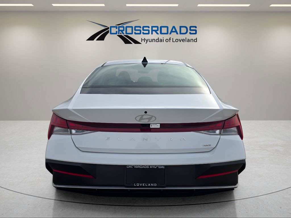 Used 2025 Hyundai Elantra Limited image 4