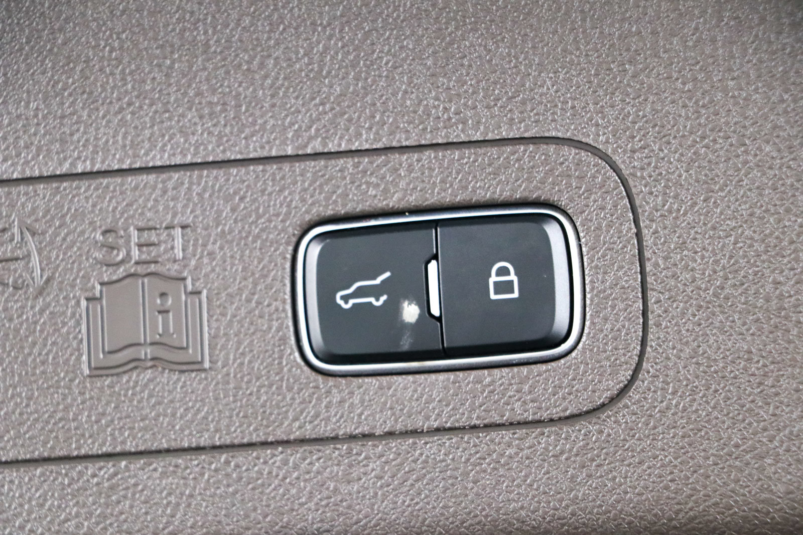 Used 2023 Lincoln Aviator Reserve w/ Equipment Group 201A RWD image 32