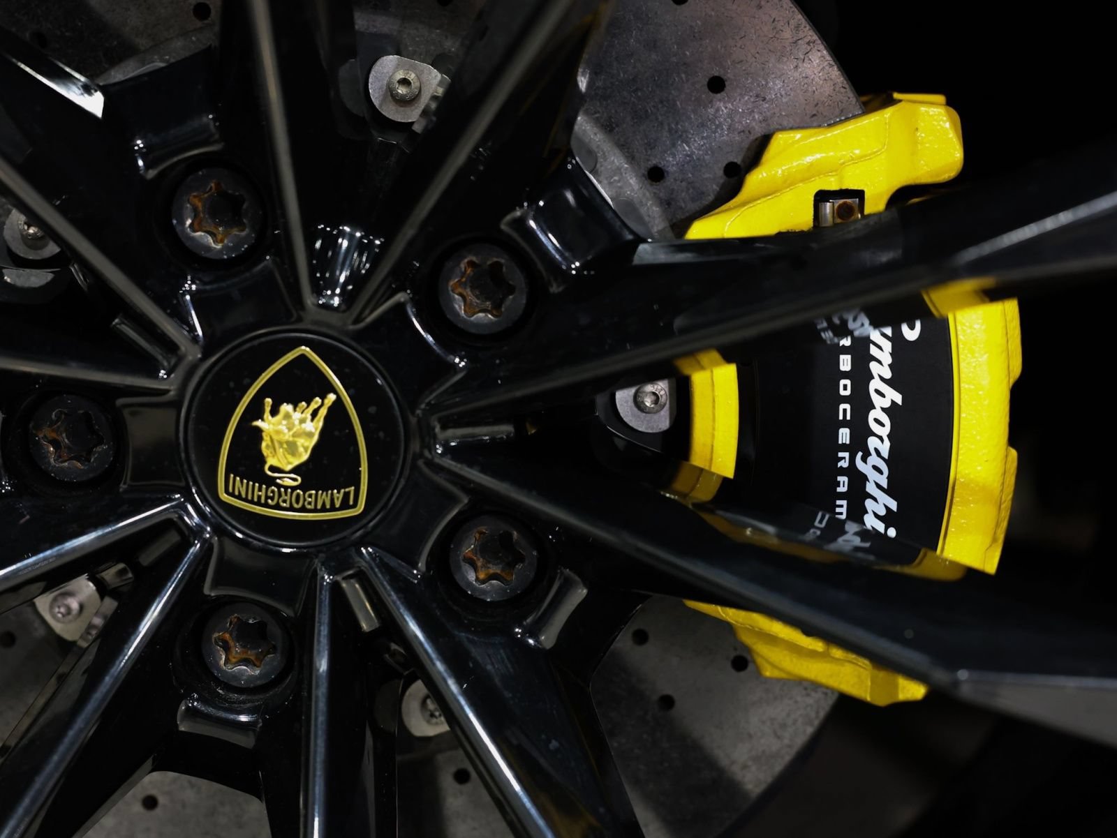 Used 2019 Lamborghini Urus AWD/4WD image 29