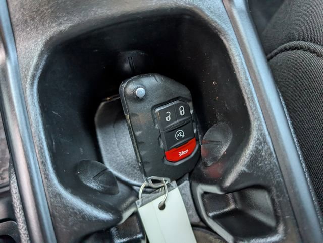 Used 2021 Jeep Gladiator Sport image 4