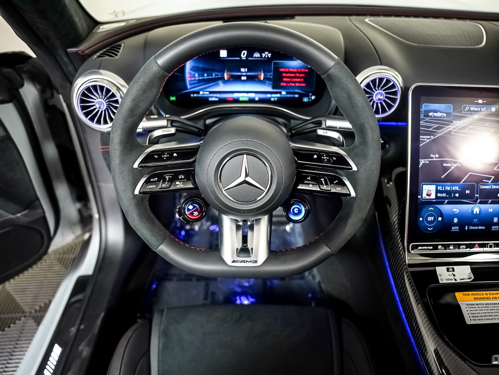 Used 2025 Mercedes-Benz SL 63 AMG S e Performance 4MATIC image 15