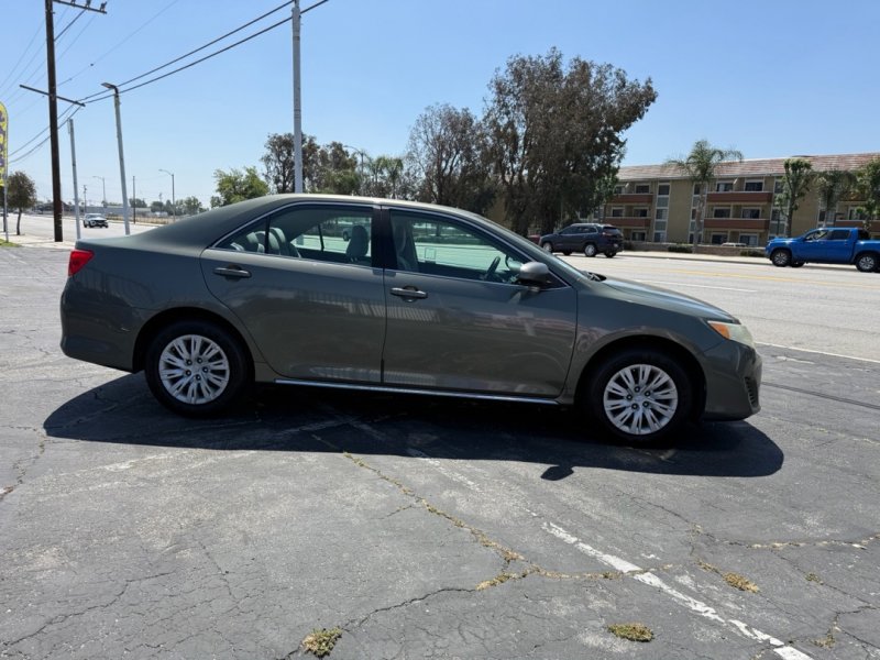 Used 2012 Toyota Camry LE FWD image 7