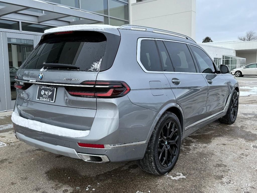 Used 2024 BMW X7 xDrive40i w/ Executive Package image 3