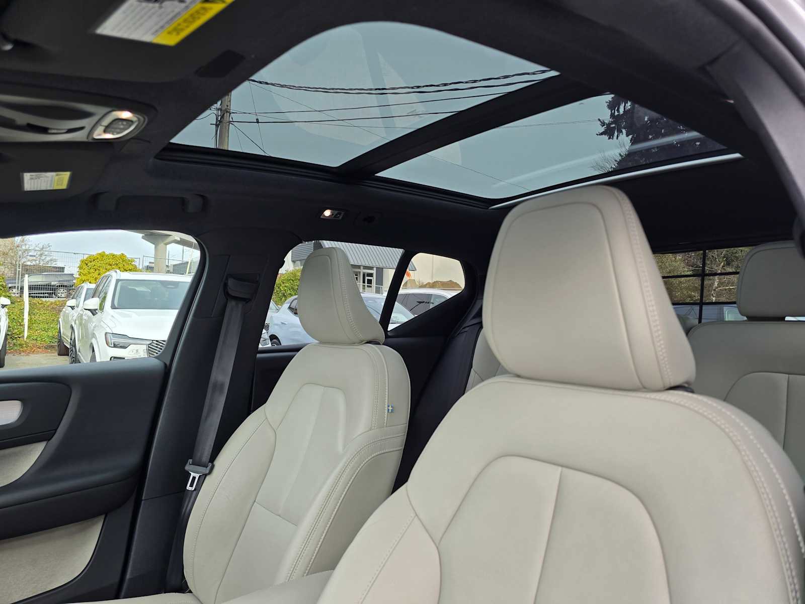 Used 2019 Volvo XC40 T5 Momentum image 22