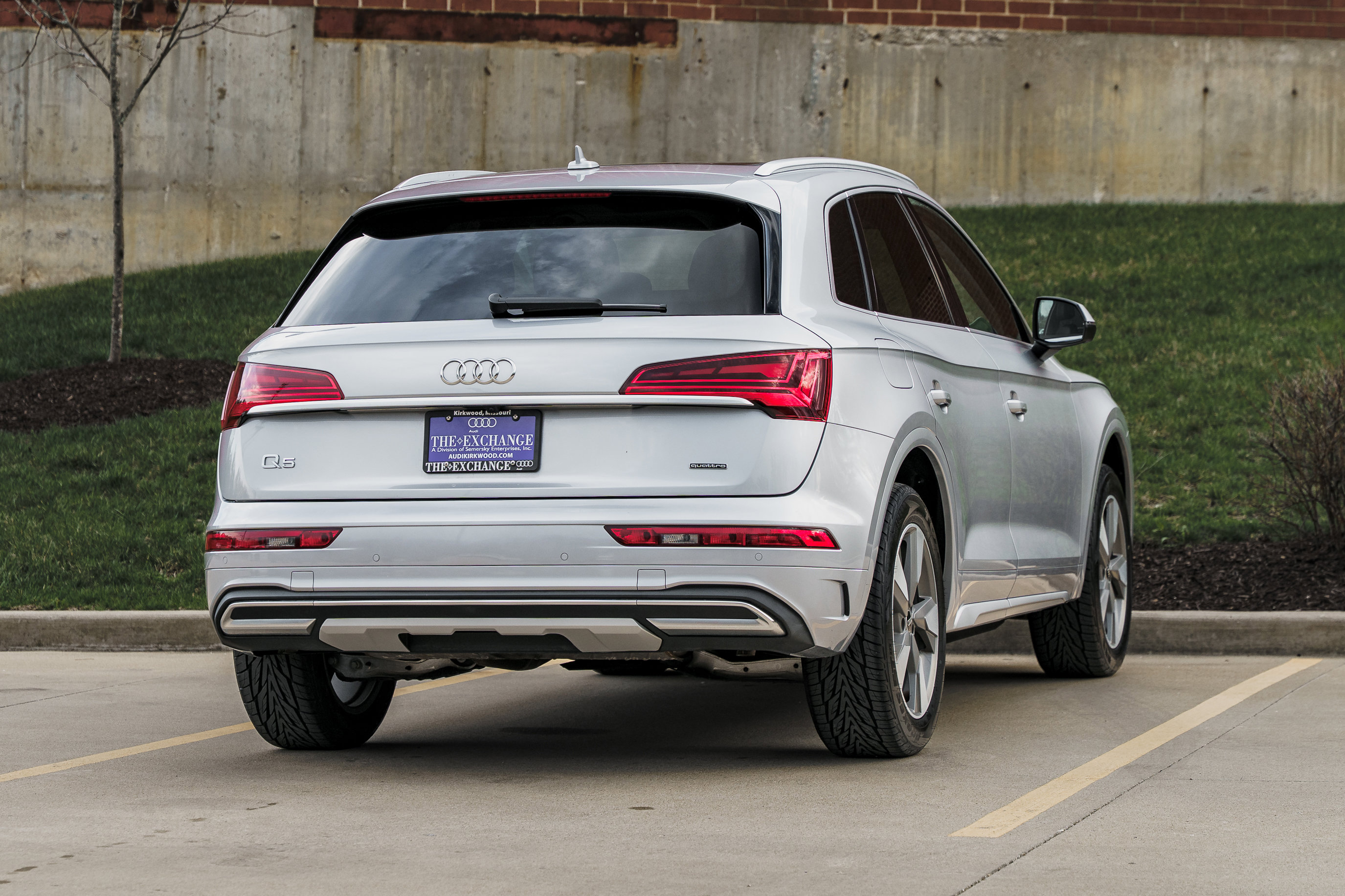 Used 2022 Audi Q5 2.0T Premium Plus w/ Premium Plus Package image 4