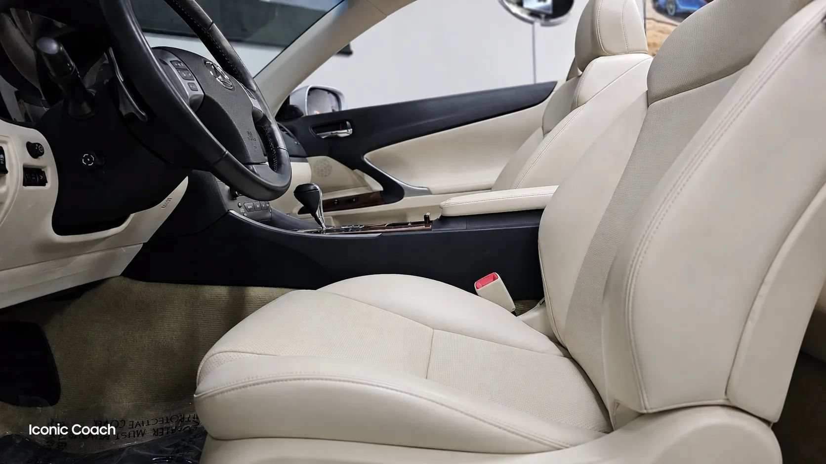 Used 2011 Lexus IS 250C RWD image 10