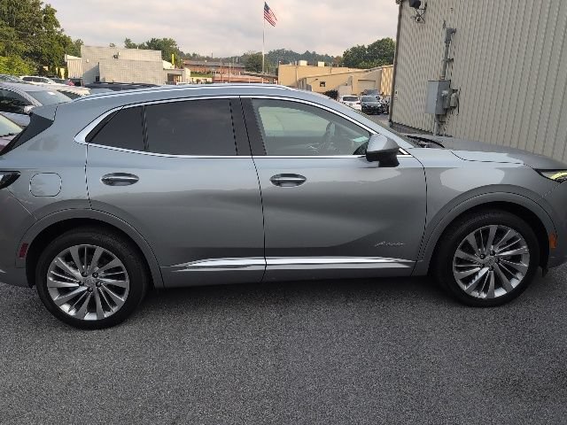 Used 2025 Buick Envision Avenir AWD/4WD image 9
