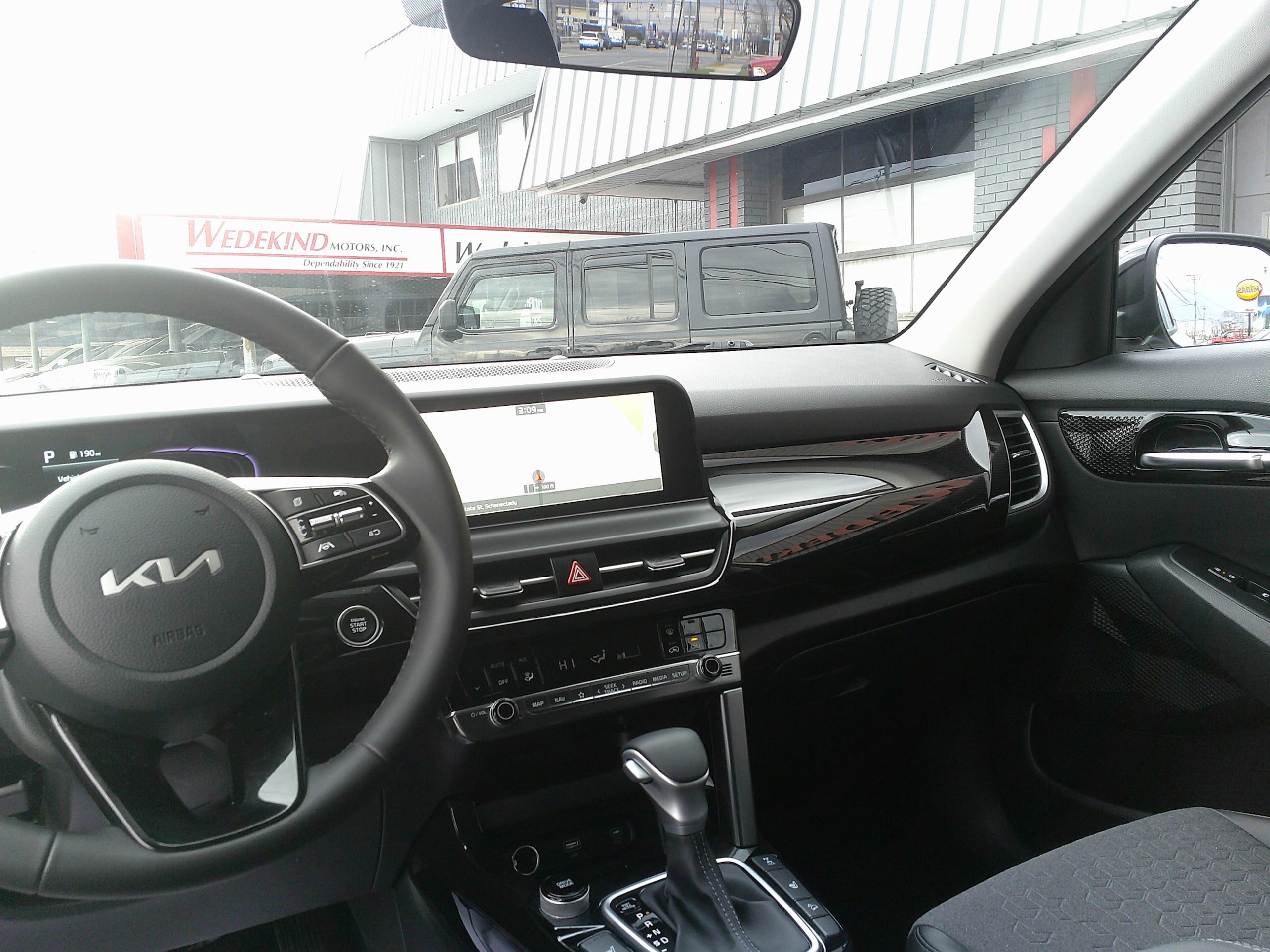 Used 2025 Kia Seltos S AWD/4WD image 21