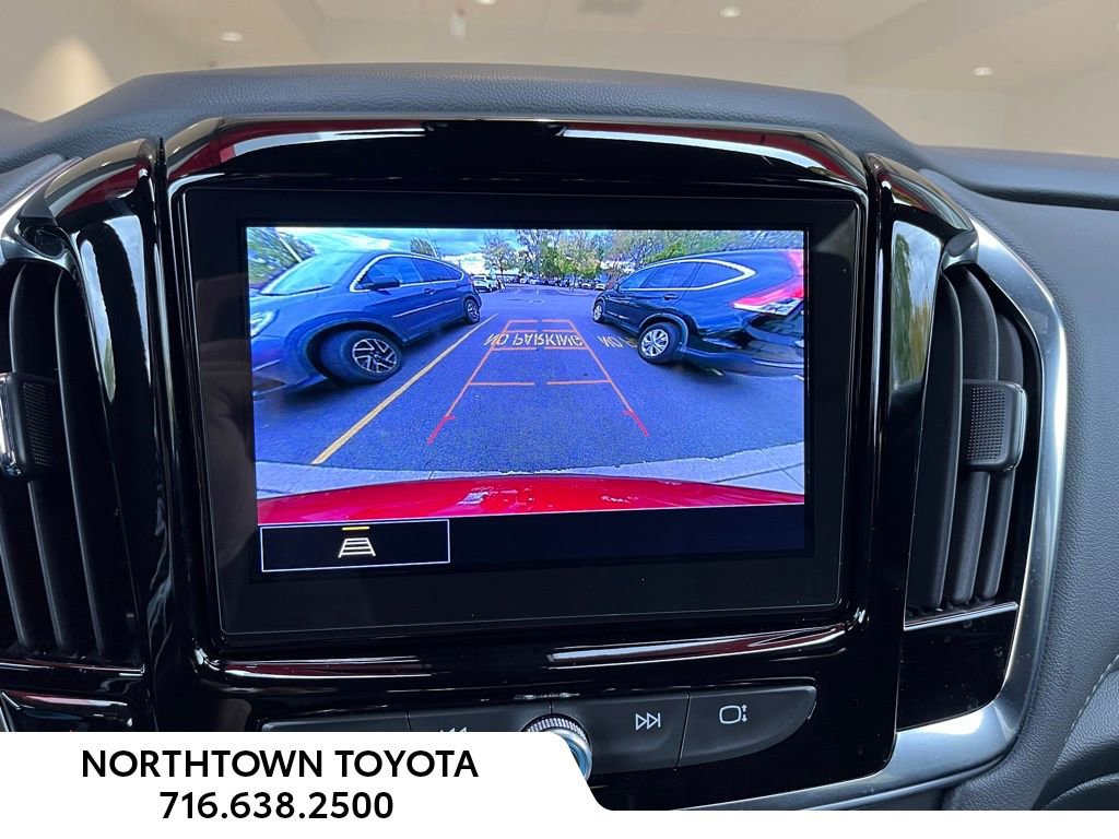 Used 2023 Chevrolet Traverse LT image 14