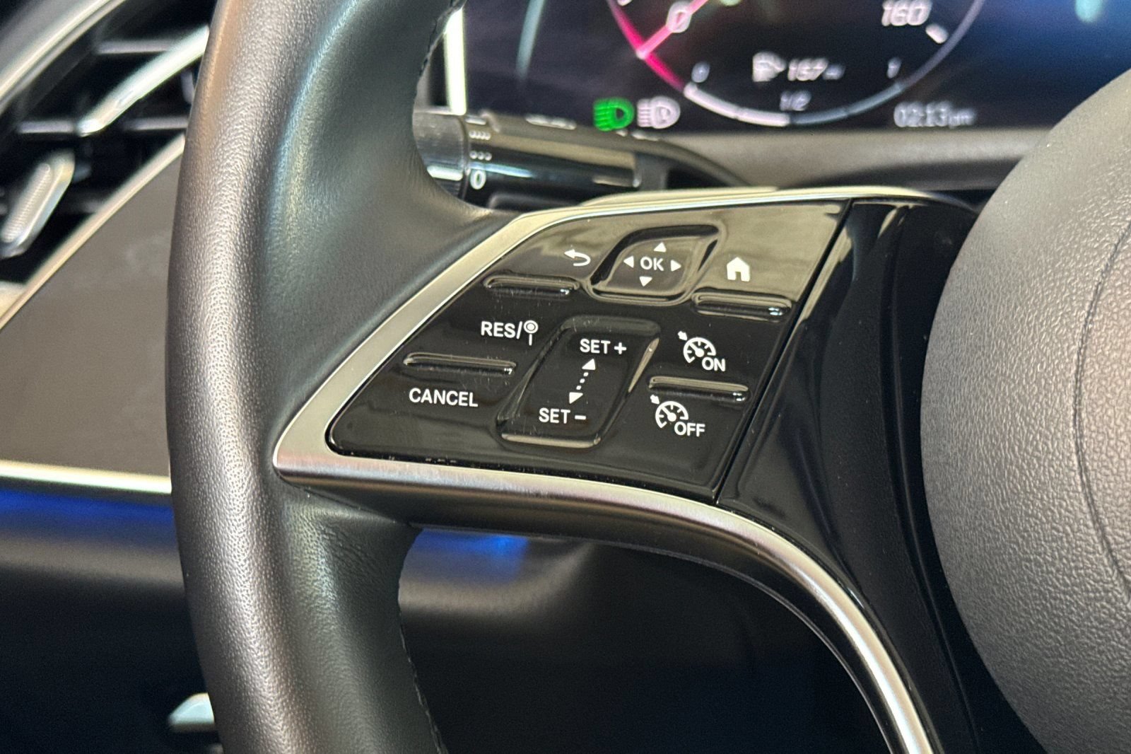 Used 2025 Mercedes-Benz E 350 4MATIC Sedan image 30