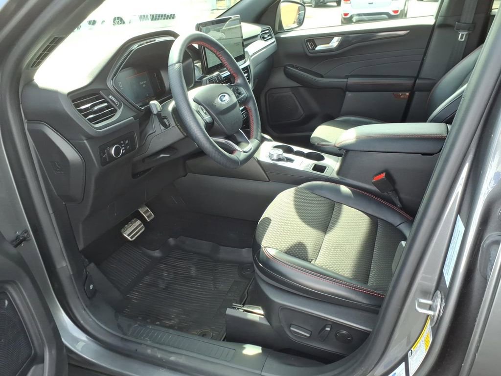 Used 2024 Ford Escape ST-Line w/ Tech Pack #1 image 10