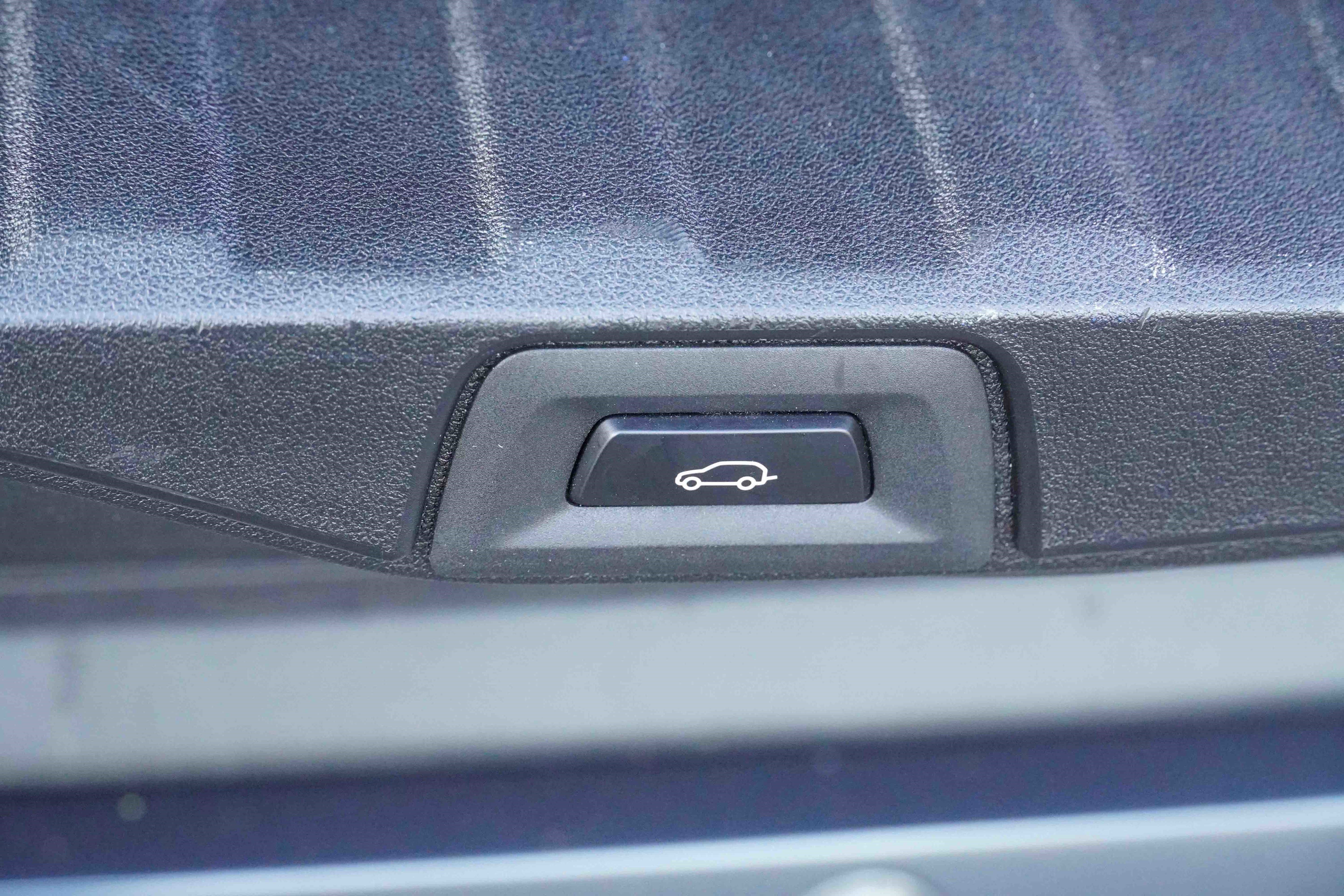 Used 2020 BMW X5 xDrive40i w/ Convenience Package image 39