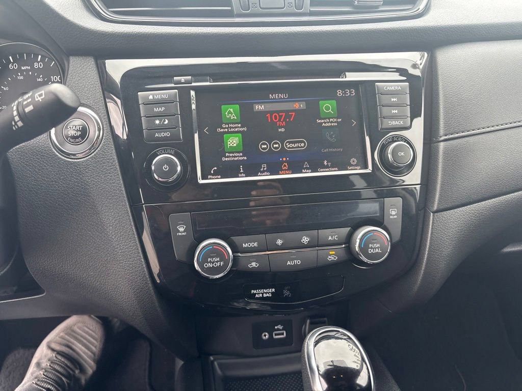 Used 2018 Nissan Rogue SV w/ Sun & Sound Touring Package AWD/4WD image 15