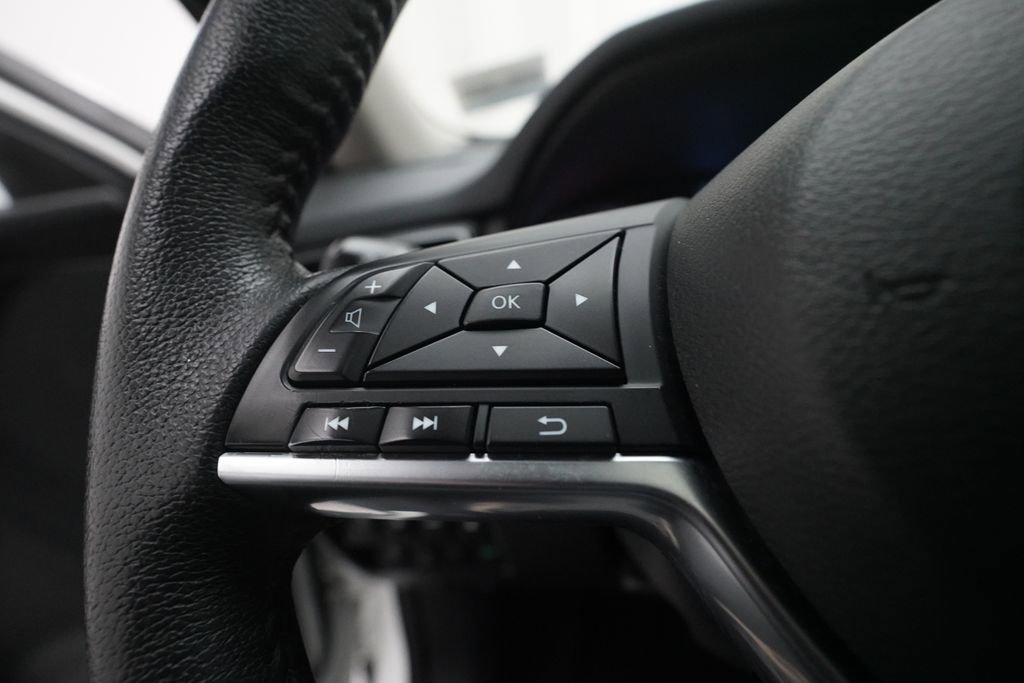 Used 2020 Nissan Rogue SL image 18