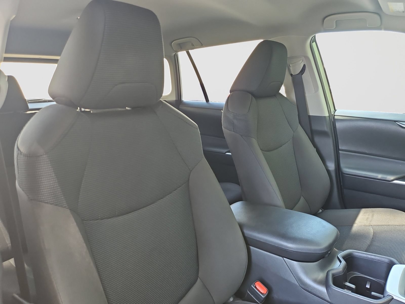 Used 2025 Toyota RAV4 LE FWD image 18