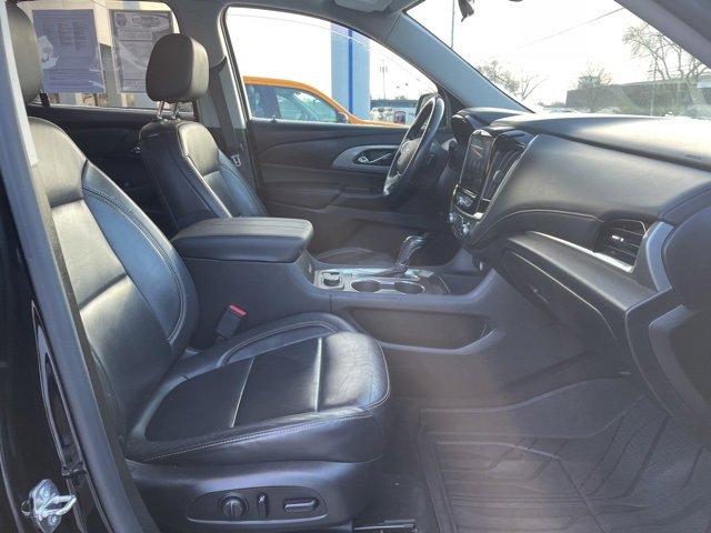 Used 2020 Chevrolet Traverse LT image 16