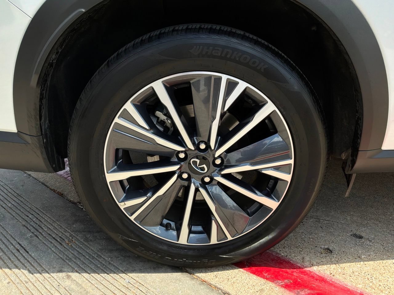 Used 2026 INFINITI QX60 Luxe FWD image 9