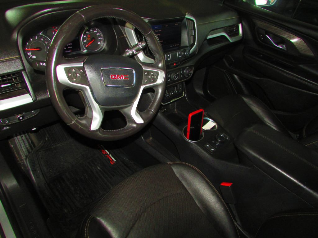Used 2020 GMC Terrain SLT image 17