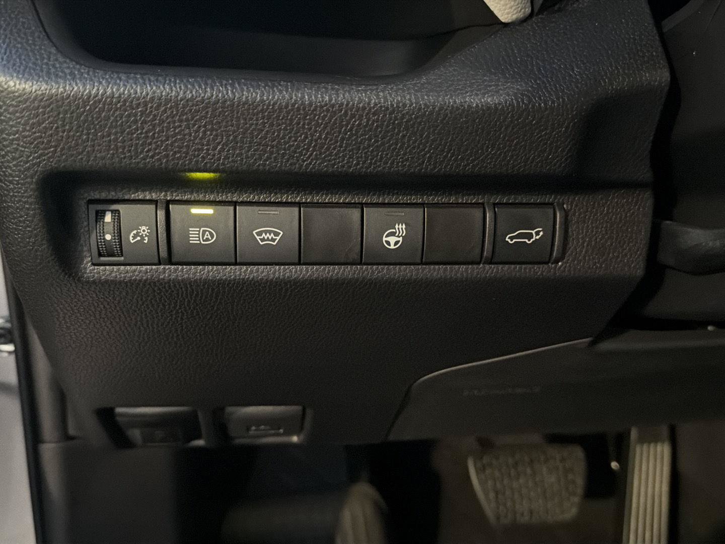 Certified 2023 Toyota RAV4 XLE Premium FWD image 19