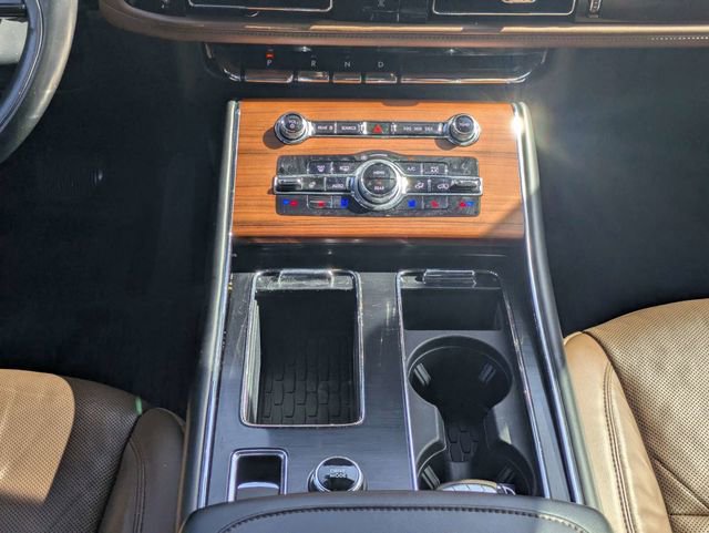 Used 2020 Lincoln Aviator Reserve w/ Equipment Group 201A image 18