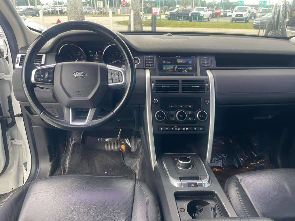 Used 2019 Land Rover Discovery Sport SE image 7