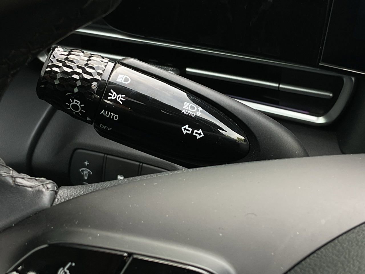 Used 2025 Hyundai Elantra SEL image 26