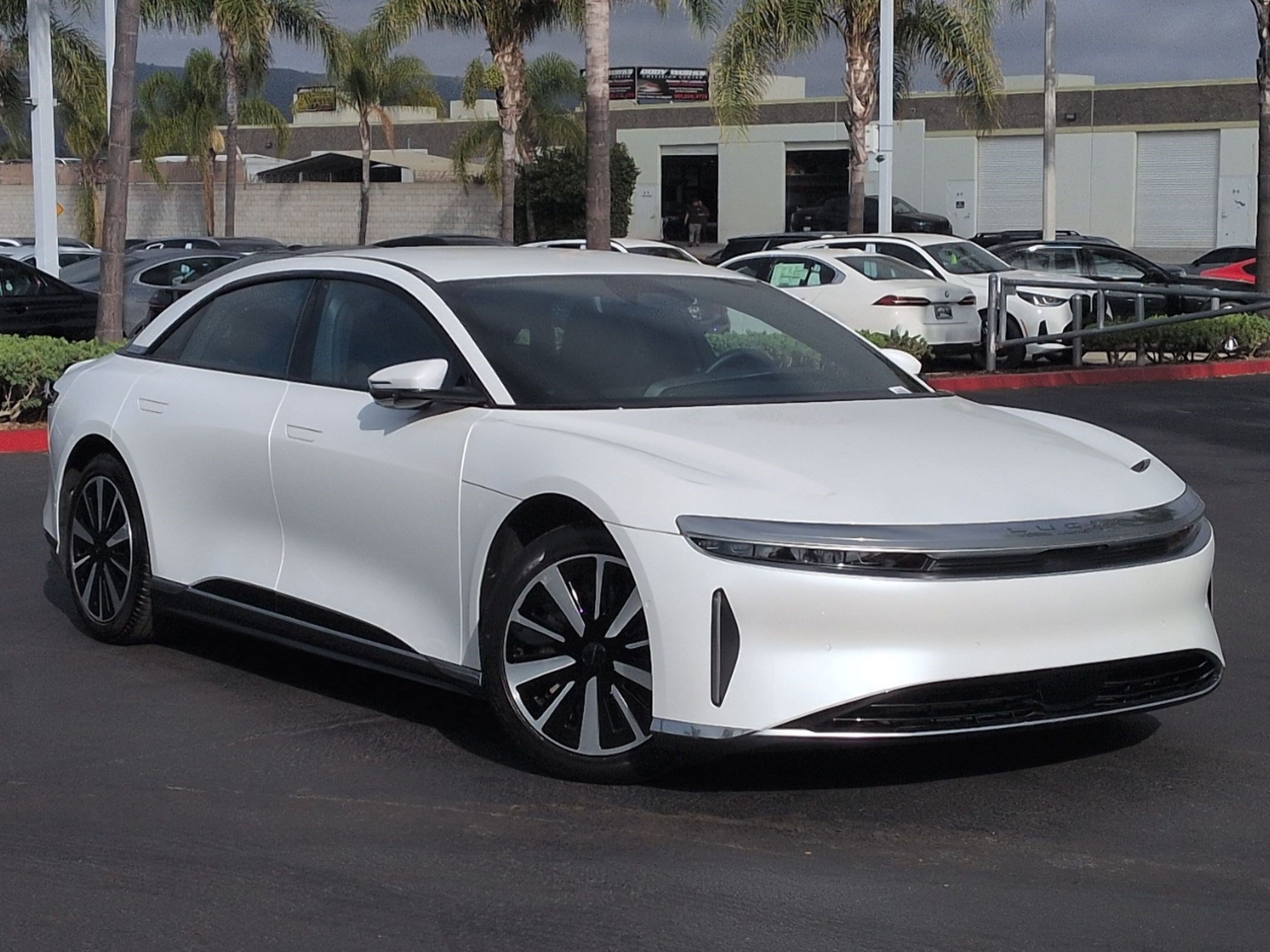 Used 2024 Lucid Air Touring AWD/4WD image 2