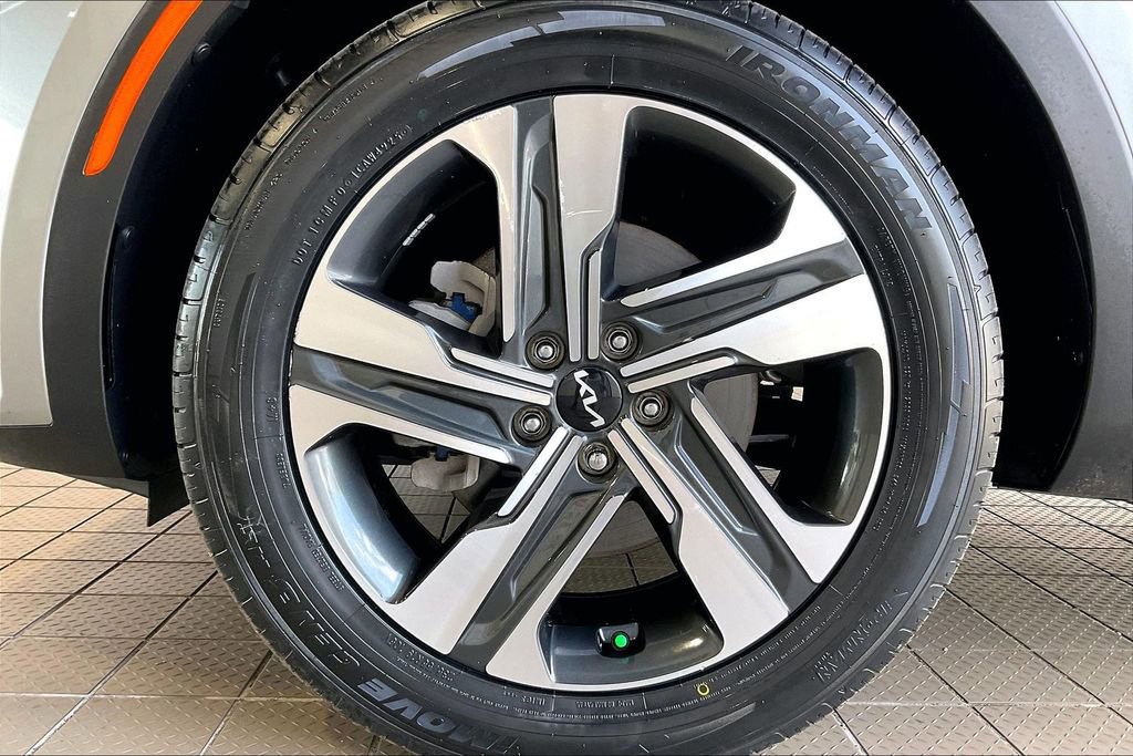 Used 2023 Kia Sorento SX Prestige image 32