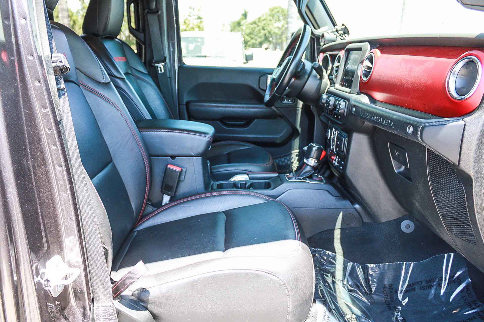 Used 2021 Jeep Wrangler Unlimited Rubicon AWD/4WD image 16