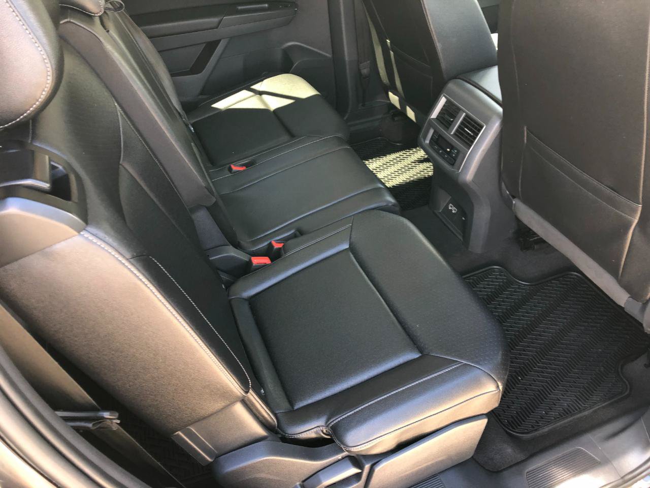 Used 2018 Volkswagen Atlas SEL AWD/4WD image 32
