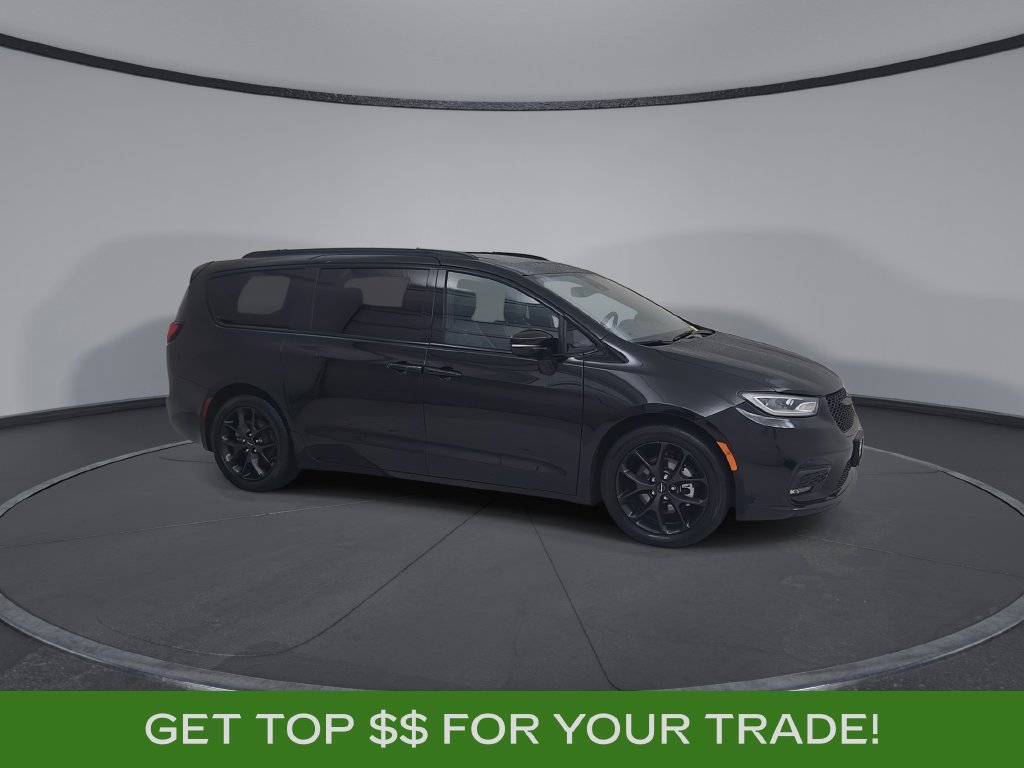 Certified 2025 Chrysler Pacifica Limited FWD image 2
