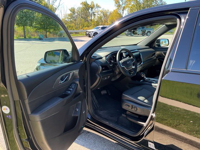 Used 2023 Chevrolet Traverse Premier w/ Redline Edition AWD/4WD image 15