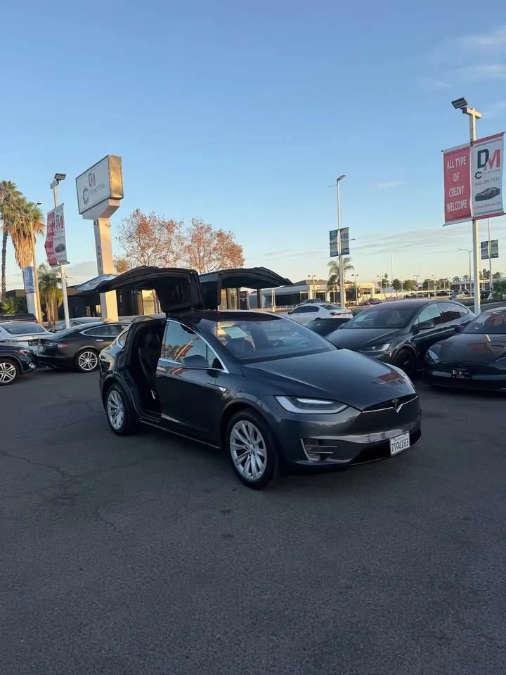 Used 2016 Tesla Model X 75D AWD/4WD image 5