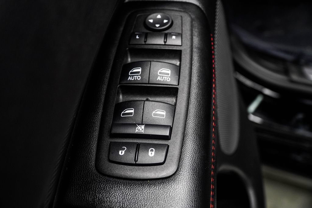 Used 2025 Dodge Durango GT AWD/4WD image 36