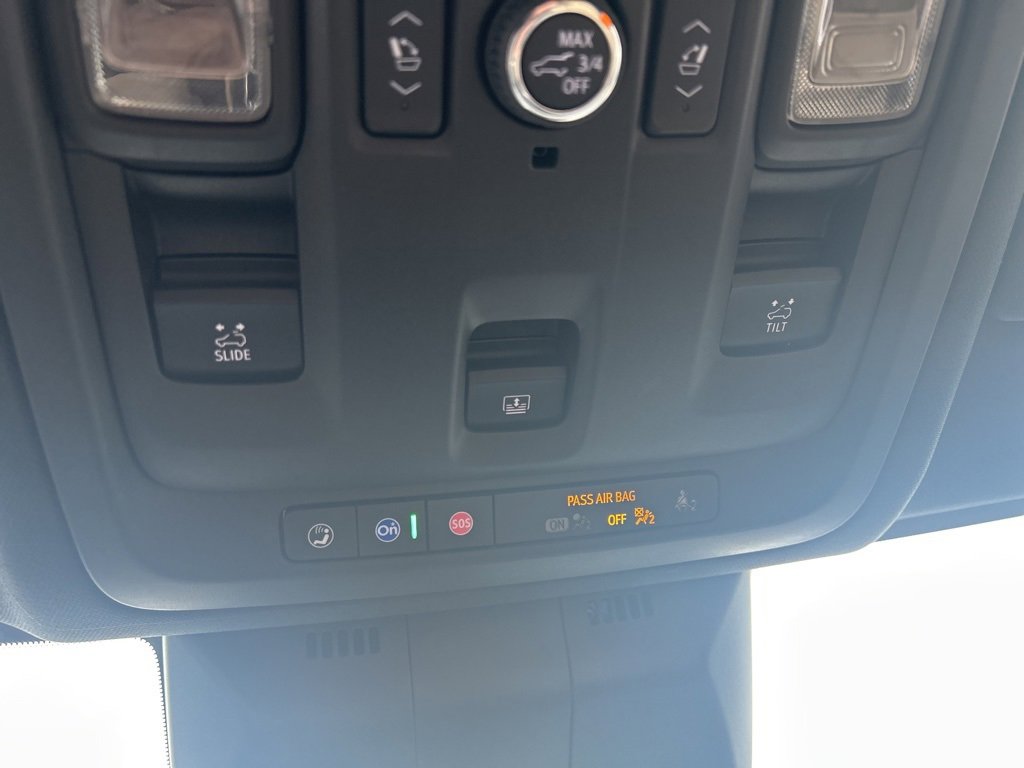 Used 2021 Cadillac Escalade Premium Luxury w/ Performance Package image 36