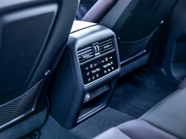 Used 2025 Porsche Cayenne S image 45