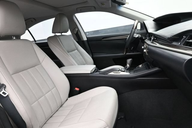 Used 2016 Lexus ES 350 w/ Luxury Package w/Wood Trim FWD image 33