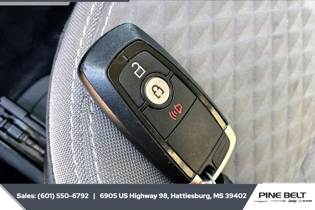 Used 2020 Ford Escape SE image 9