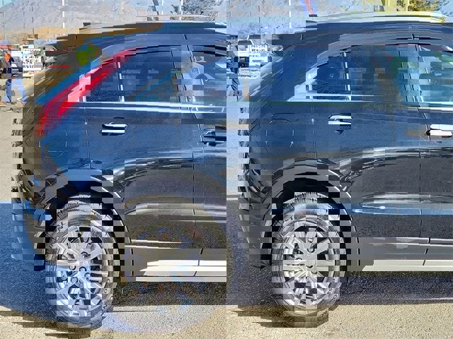 Used 2019 Cadillac XT4 Premium Luxury image 4