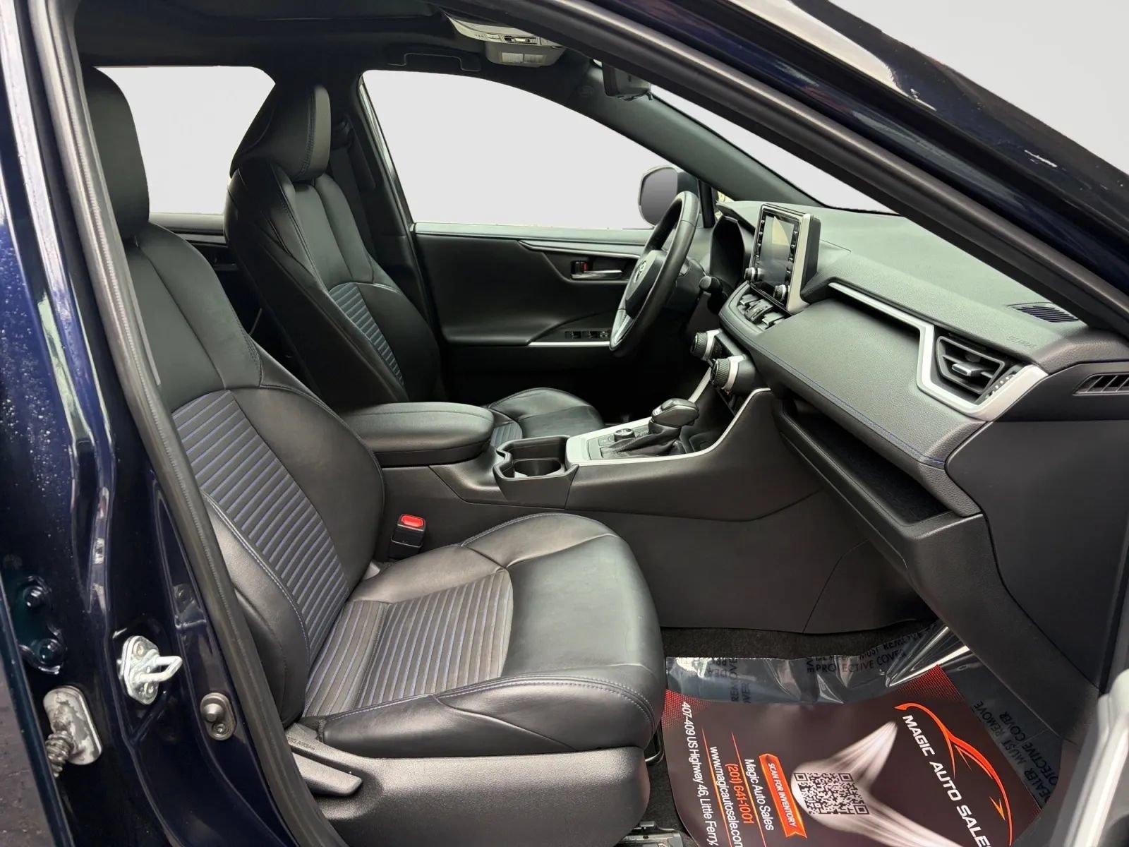 Used 2021 Toyota RAV4 XSE w/ XSE Grade Weather Package AWD/4WD image 20